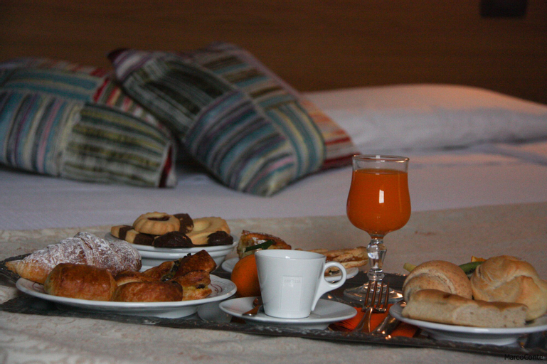 Food & Drinks