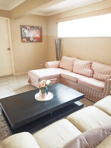 Nice bedroom with big common area 舒適安靜巷弄公共空間大 A102, Coopers Plains