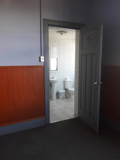 Bathroom 1, Hostal Capricho de Carlitos, Valdivia