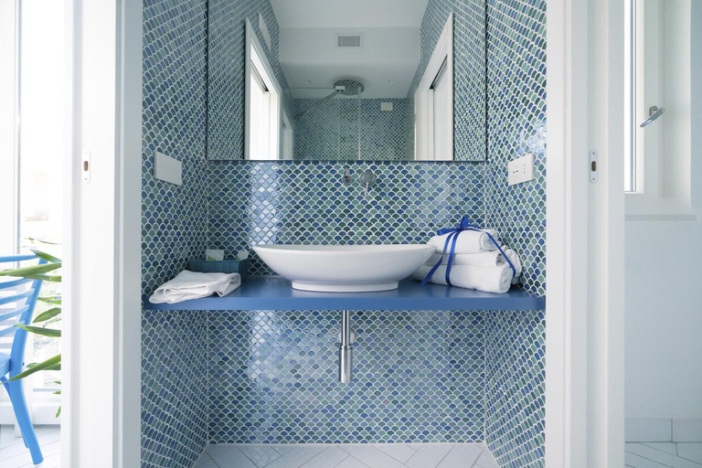 Bathroom 5, Lampara, Napoli
