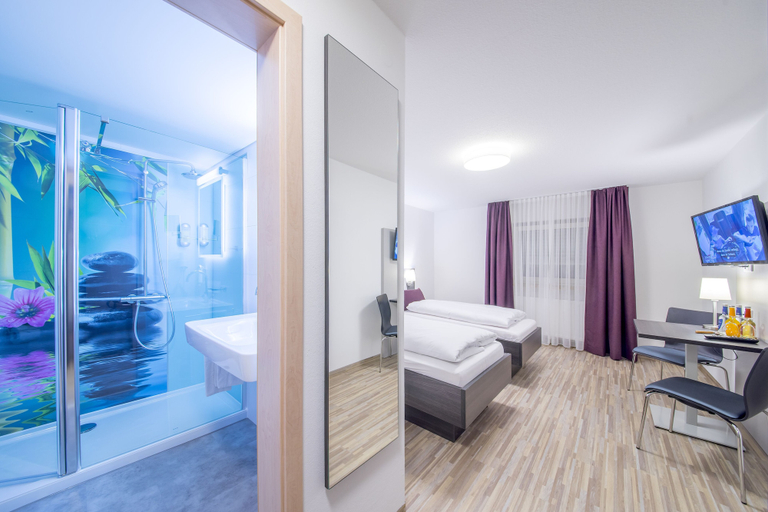 Bedroom 4, Hotel Nürnberger Hof, Neumarkt in der Oberpfalz