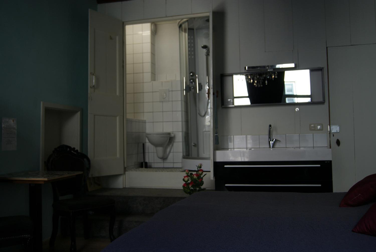 Bedroom 2, De Zevenster "gevestigd aan de winkelstraat", Kampen