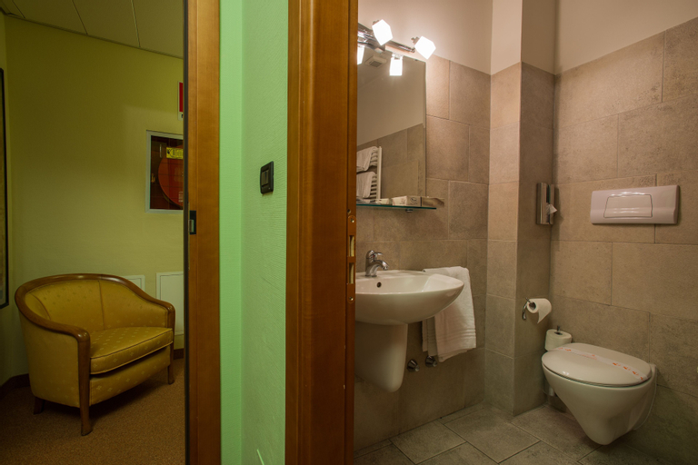 Bathroom 3