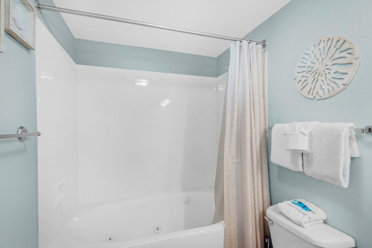 Bathroom 4, Majestic Beach Towers 1-609, Bay