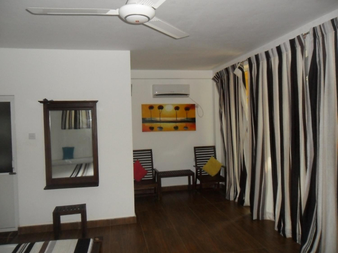 Others 2, river edge bungalow, Ukuwela