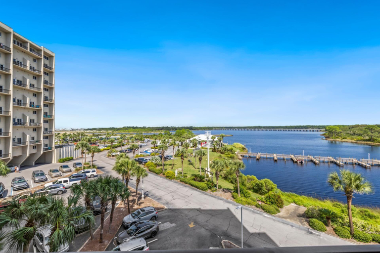 Exterior & Views, Pinnacle Port 304a, Bay