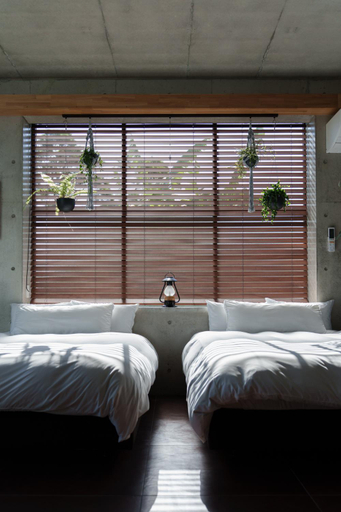Bedroom 2, G.bouquet, Nakijin
