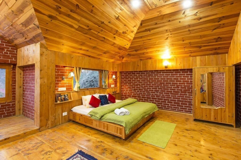 Bedroom 2, Zostel Homes Cheog - Shimla, Shimla