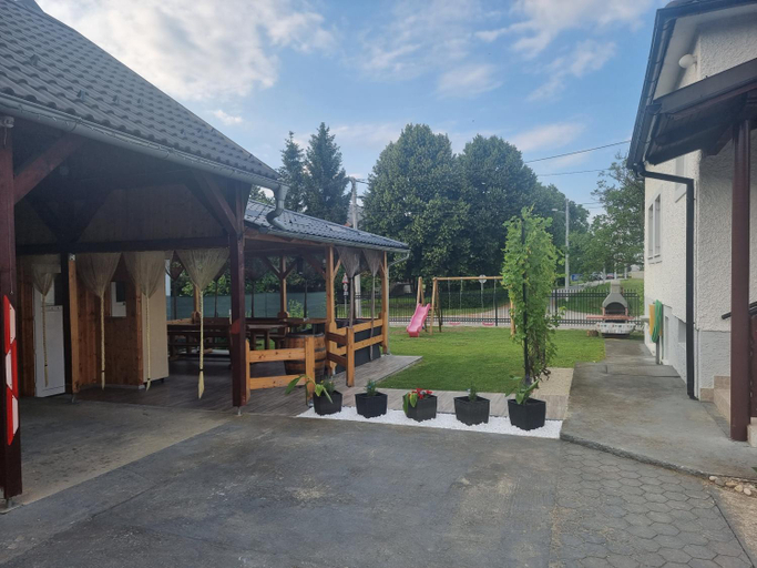 Others 4, Holiday Home, Velika Gorica