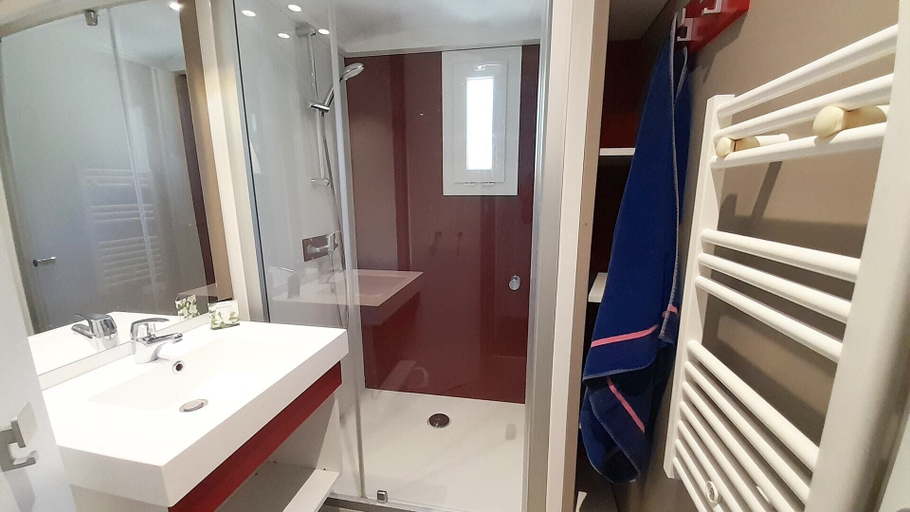 Bathroom 3, Camping La Pinatelle, Alpes-Maritimes