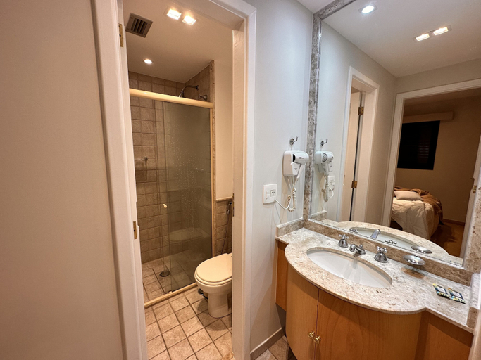 Bathroom, Elegante Flat de Um Quarto em Moema, São Paulo