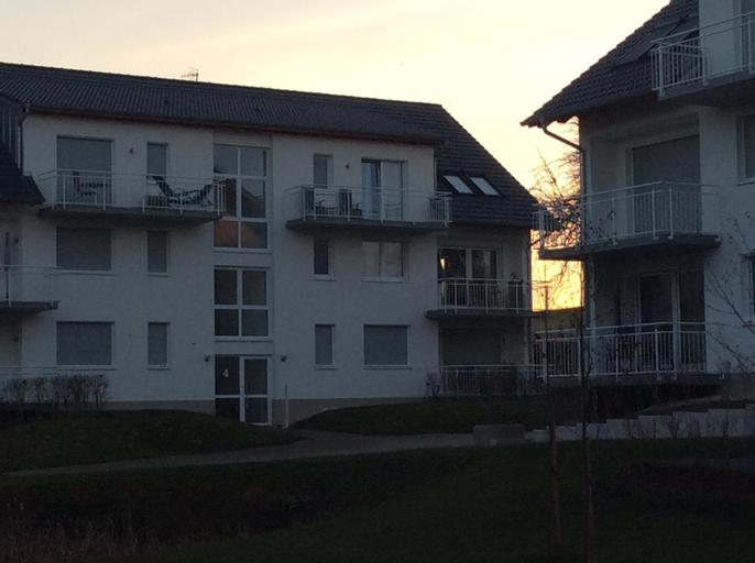 2-Zimmer-Ferienwohnung mit Hotelservice und 2 Balkons - Golf, Bike und Wellness im Markgraflerland, Lörrach