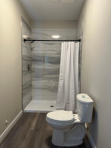 Bathroom 3, City Centre Motel older building, Fraser Valley