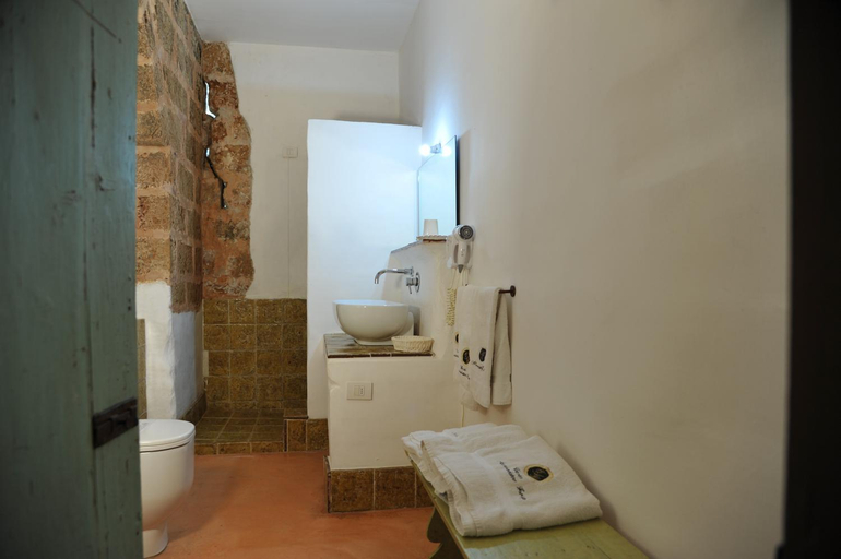 Bathroom 5, Masseria Cristo, Lecce