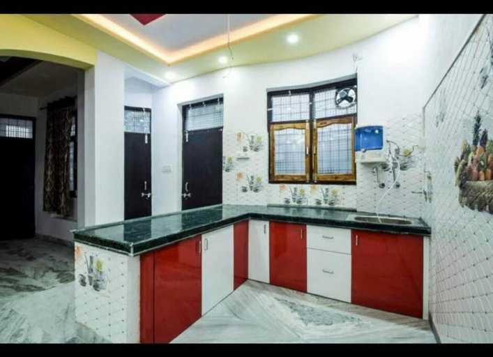 Kitchen 4, Lake haus home stay enchanting lake breeze view, Udaipur