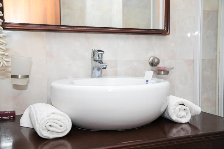 Bathroom 4, Hotel Megalos, Constanta
