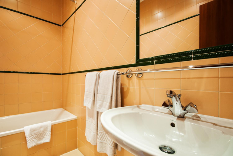 Bathroom 4, Residencial do Areeiro, Lisbon