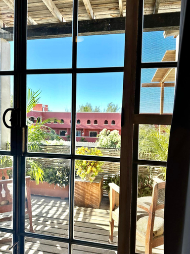 Others 2, Baja House, La Paz