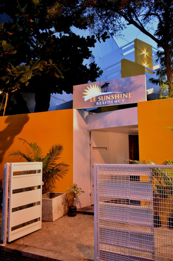 Exterior 1