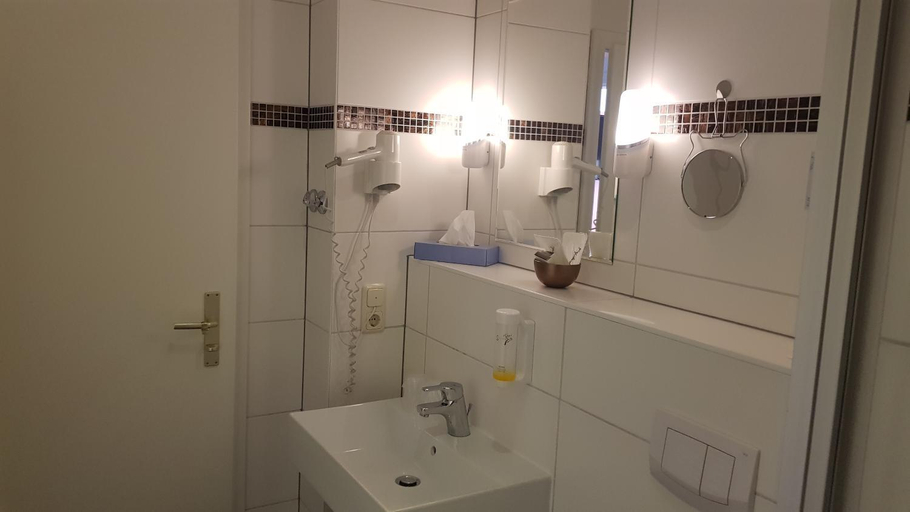 Bathroom 3, Hotel Amber Altstadt Stralsund, Vorpommern-Rügen