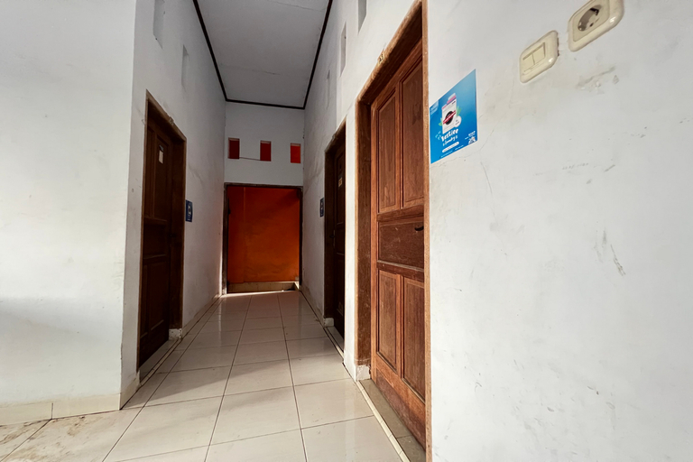 Public Area 3, OYO 93683 Kost Naura, Gowa