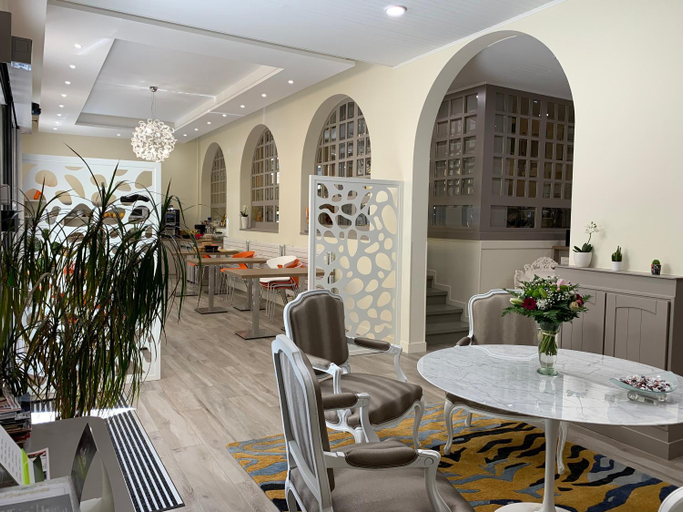 Public Area 2, Hôtel Biney, Aveyron