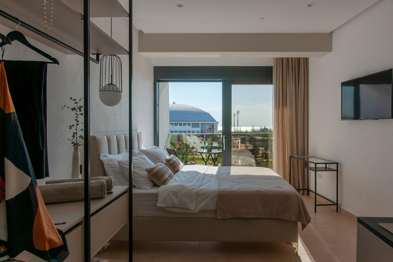 Others 4, Soho Suites