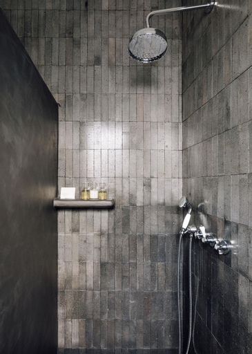Bathroom 9