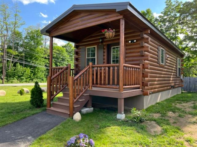 Others 5, Lincoln Log Cabins, Grafton