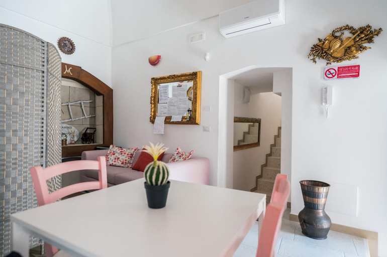 Others 3, Il Borgo Antico B & B, Bari