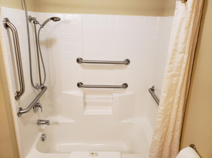 Bathroom 3, Cobblestone Inn - Holyoke, Phillips