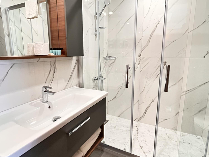 Bathroom 5, Aren Suites, Fatih