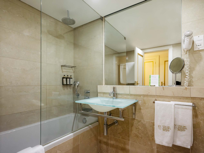 Bathroom 11