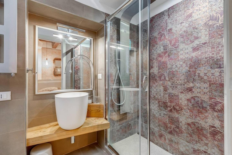 Bathroom 2, Domus Belsiana, Rome