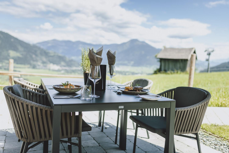 Food & Drinks 5, ZAGLGUT Premium Hotel & Chalets, Zell am See-Kaprun - Wellness & Infinity Pool, Air Conditioning, Pa, Zell am See
