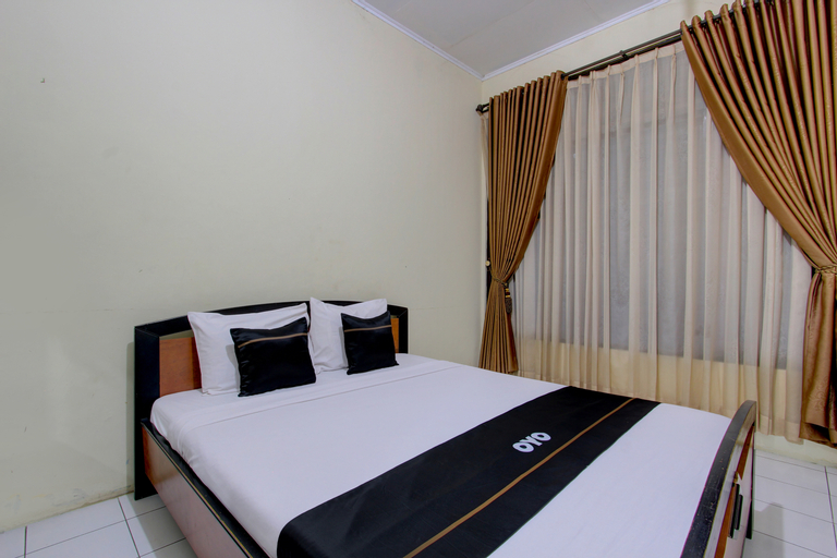 Bedroom 3, Capital O 93024 Hotel Ganesha, Purworejo