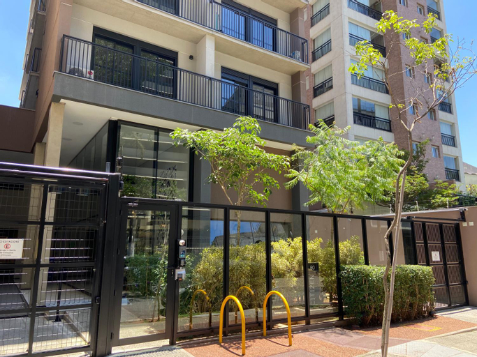 67 New studio in great location! Fast WI-FI, balcony, São Paulo