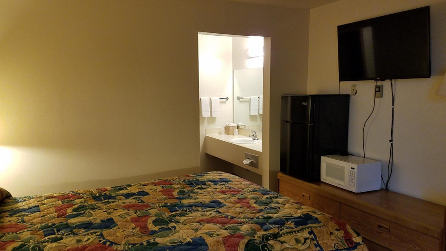 Bedroom 2, Royal Motor Inn, Union