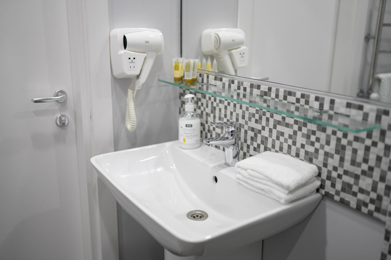 Bathroom 2, Koghbatsi Aparthotel, Yerevan