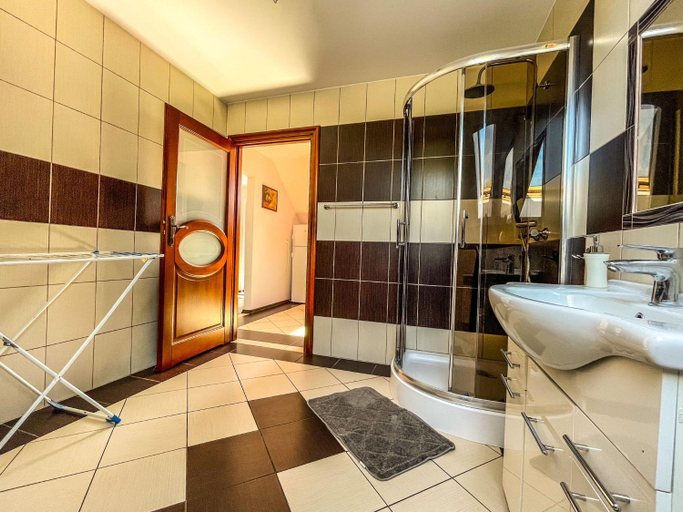 Bathroom 2, Agroturystyka"u Piwowara", Kłodzko