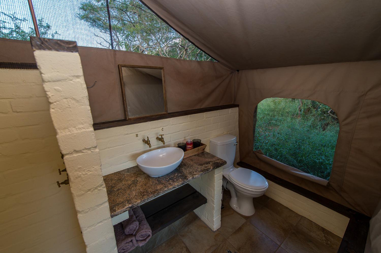Bathroom, Zululand Lodge, Umkhanyakude