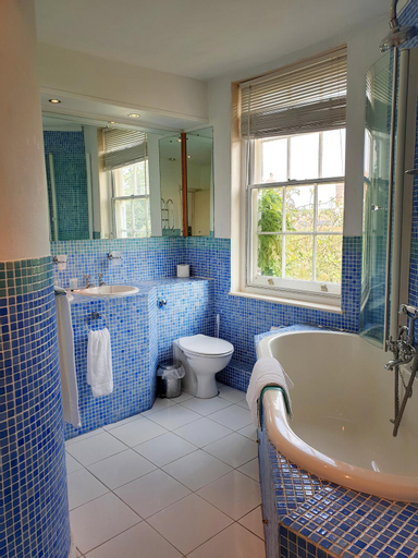 Bathroom 4