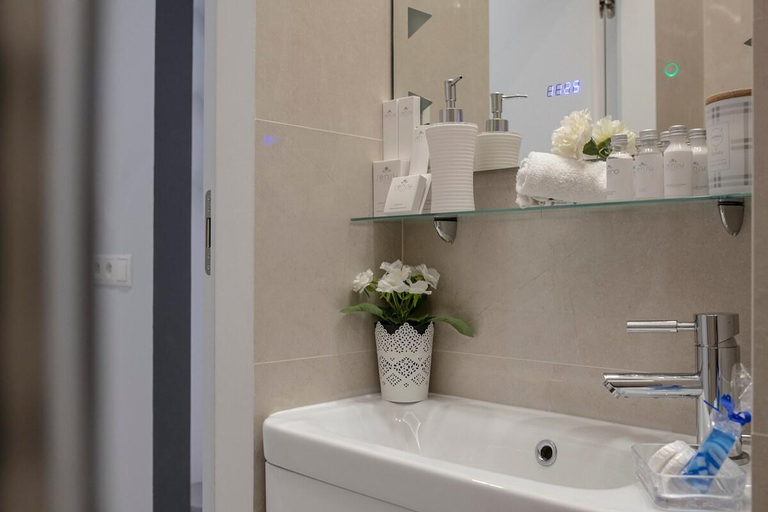 Bathroom 3, WLR Apartments - Hoza III, Warsaw