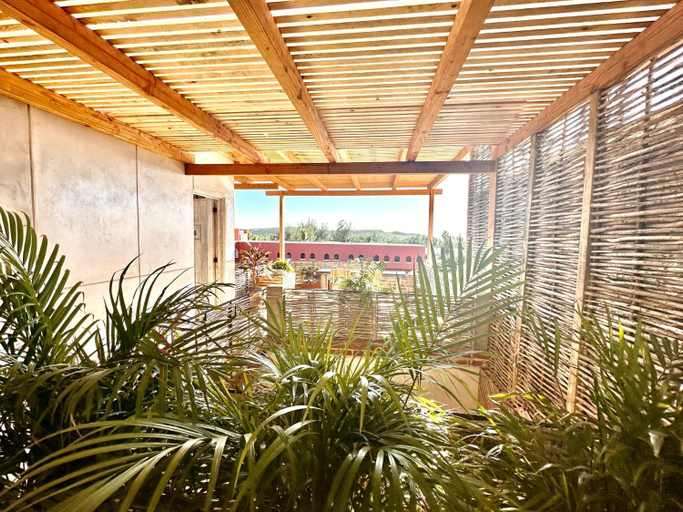 Others 3, Baja House, La Paz