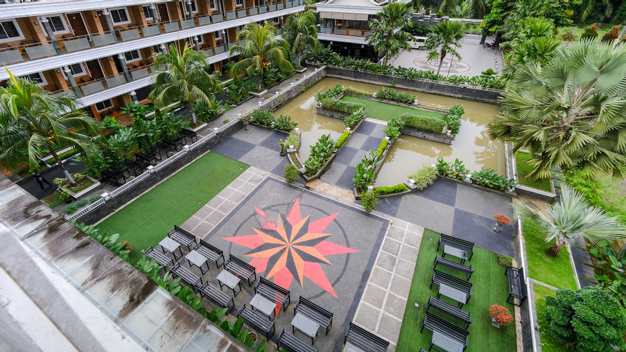 Exterior & Views 19