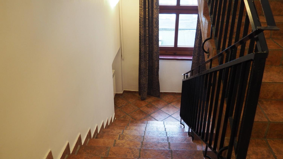 Others 5, Hostel Mlotek i Perlik, Tarnowskie