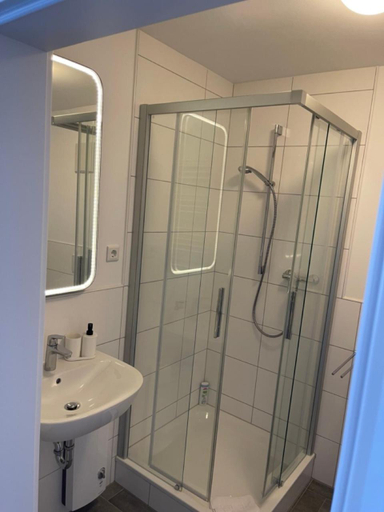 Bathroom 4, Weseler Wirtshaus Appartements, Wesel
