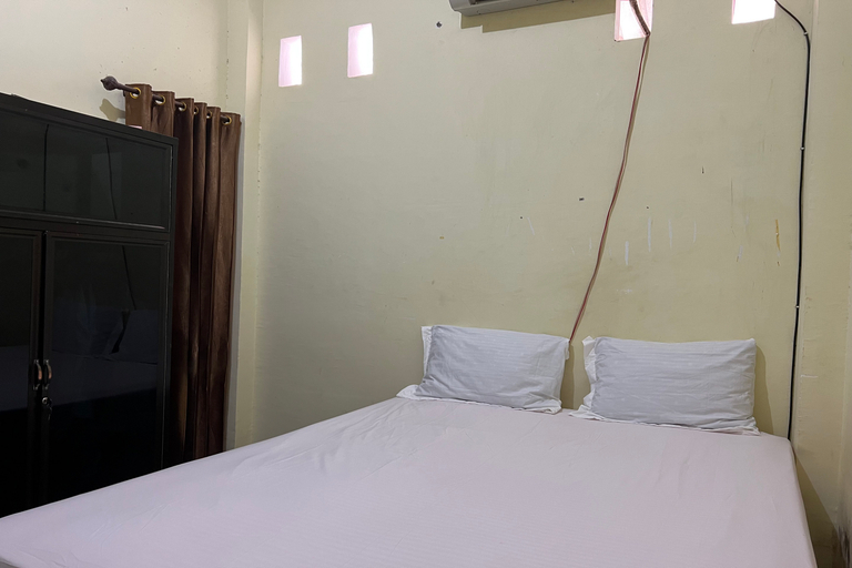 Bedroom 2, OYO 93683 Kost Naura, Gowa