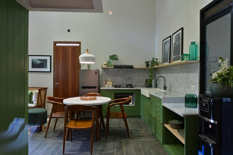 Dining Room 7
