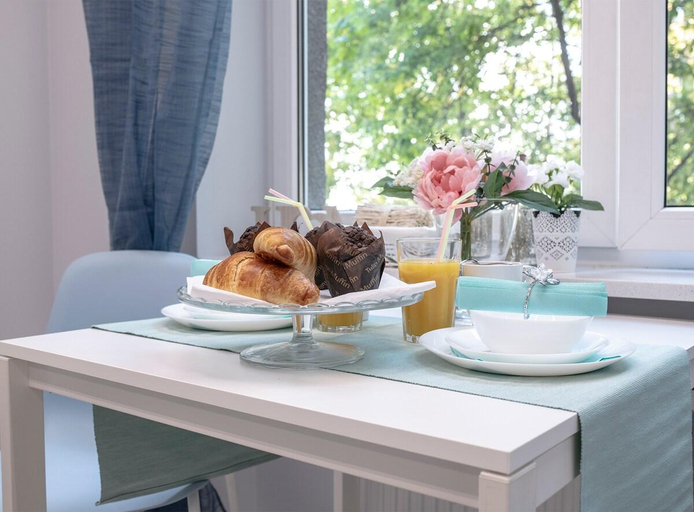 Food & Drinks 4, WLR Apartments - Hoza III, Warsaw